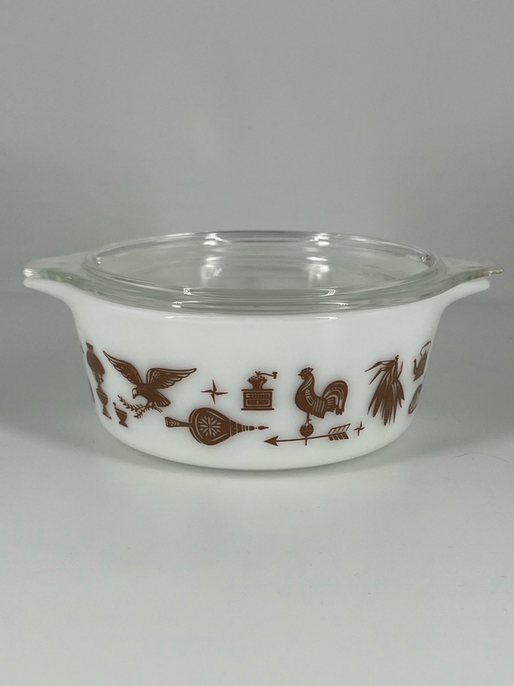 PYREX "Early American" pattern #472 casserole dish sz 1.5 pts